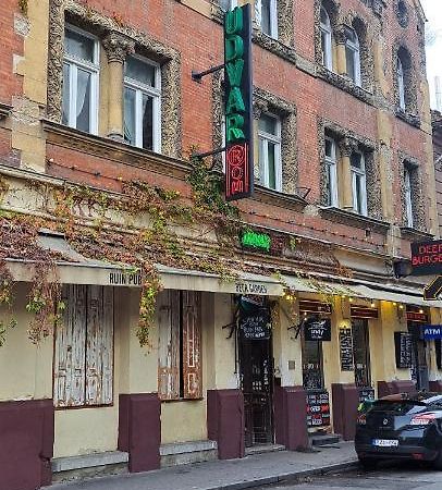 6-Pack Apartment In The Party District Budapest Exterior photo